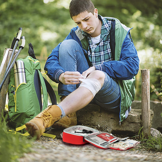General Medi 2-in-1 First Aid Kit -Includes Ice(Cold) Pack Emergency Blanket for Travel, Home, Office, Car, Workplace